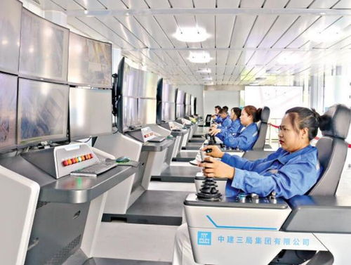 走進武漢智能建造現場 辦公室開塔吊 高空設 智能工廠